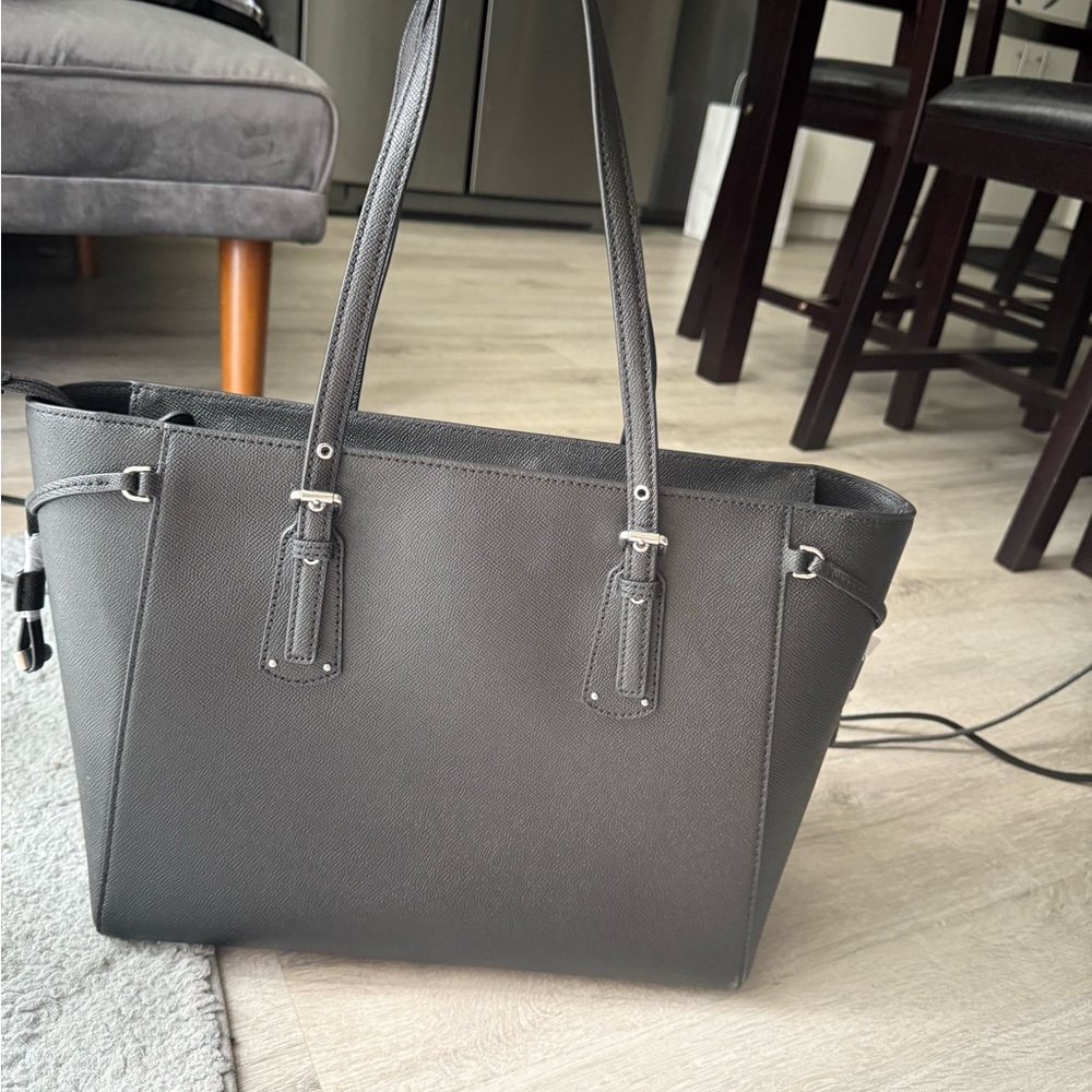 Michael Kors Black Saffiano Leather Tote - Picture 3 of 6